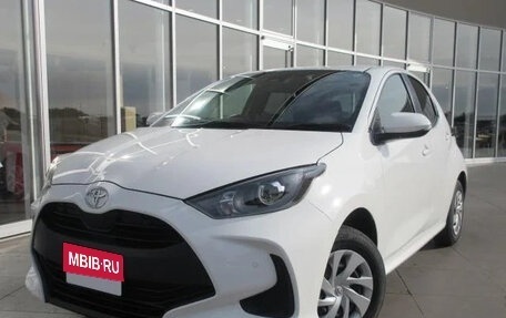 Toyota Yaris, 2022 год, 870 000 рублей, 1 фотография