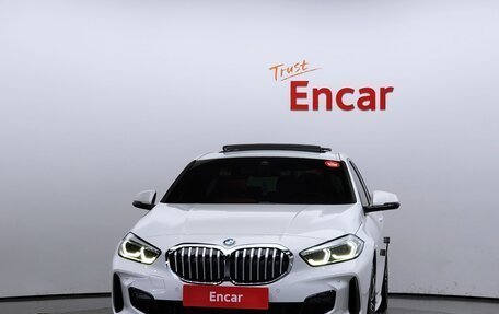 BMW 1 серия, 2021 год, 3 077 000 рублей, 2 фотография