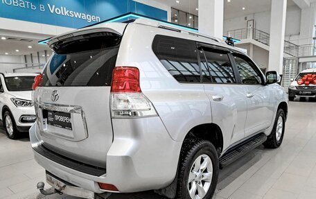 Toyota Land Cruiser Prado 150 рестайлинг 2, 2010 год, 2 650 000 рублей, 6 фотография