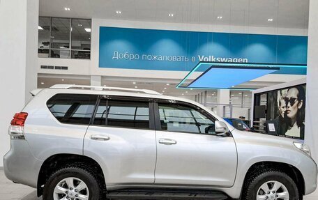 Toyota Land Cruiser Prado 150 рестайлинг 2, 2010 год, 2 650 000 рублей, 5 фотография