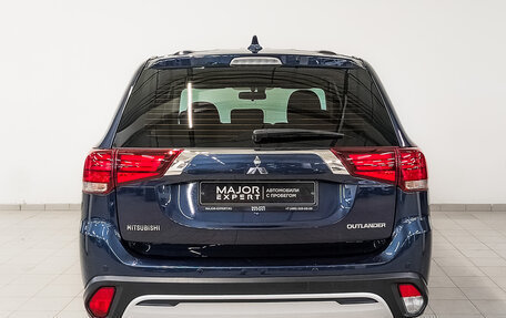 Mitsubishi Outlander III рестайлинг 3, 2019 год, 2 290 000 рублей, 6 фотография