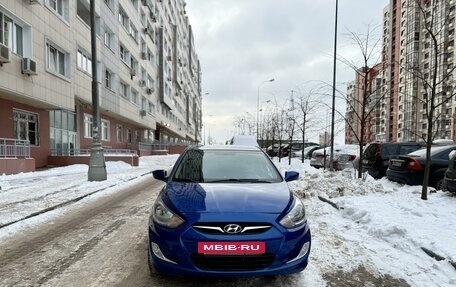 Hyundai Solaris II рестайлинг, 2011 год, 820 000 рублей, 3 фотография