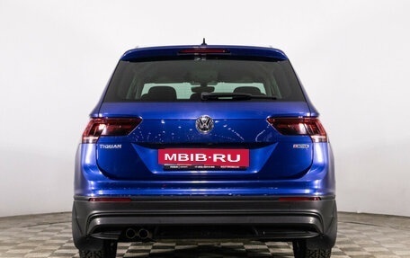 Volkswagen Tiguan II, 2018 год, 2 995 000 рублей, 6 фотография