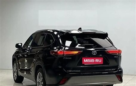 Toyota Highlander, 2023 год, 5 700 000 рублей, 6 фотография