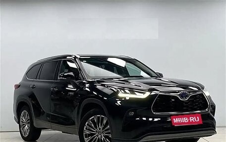 Toyota Highlander, 2023 год, 5 700 000 рублей, 3 фотография