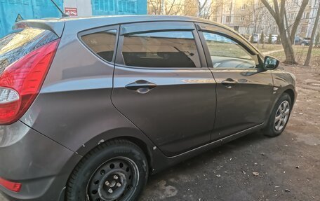 Hyundai Solaris II рестайлинг, 2013 год, 850 000 рублей, 5 фотография