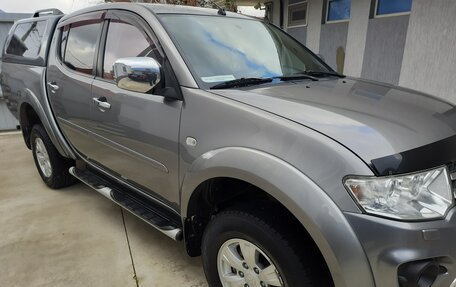 Mitsubishi L200 IV рестайлинг, 2013 год, 2 220 000 рублей, 2 фотография