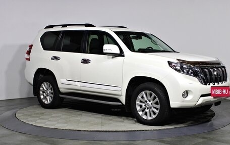 Toyota Land Cruiser Prado 150 рестайлинг 2, 2014 год, 3 370 000 рублей, 3 фотография