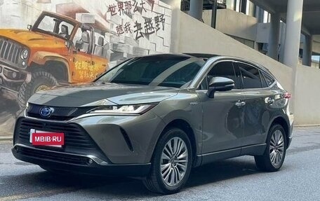 Toyota Harrier, 2021 год, 4 000 000 рублей, 2 фотография