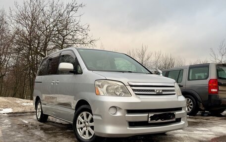 Toyota Noah III, 2006 год, 850 000 рублей, 6 фотография