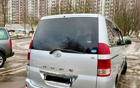 Toyota Noah III, 2006 год, 850 000 рублей, 9 фотография