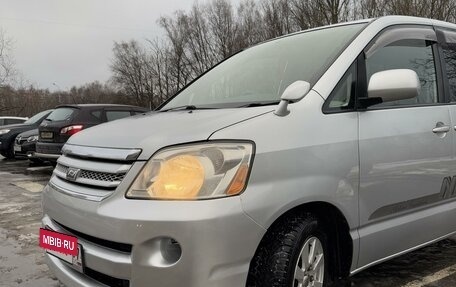 Toyota Noah III, 2006 год, 850 000 рублей, 2 фотография