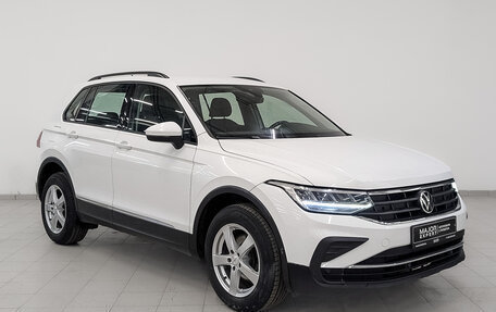 Volkswagen Tiguan II, 2021 год, 2 550 000 рублей, 3 фотография