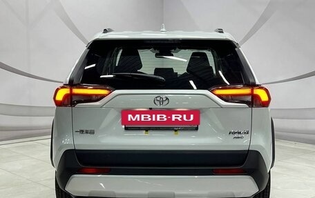 Toyota RAV4, 2024 год, 4 649 000 рублей, 9 фотография