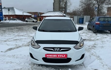 Hyundai Solaris II рестайлинг, 2011 год, 750 000 рублей, 4 фотография