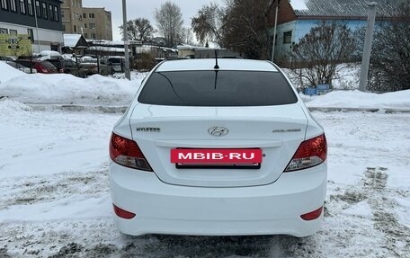 Hyundai Solaris II рестайлинг, 2011 год, 750 000 рублей, 5 фотография