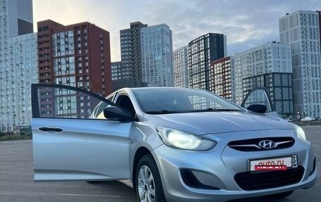 Hyundai Solaris II рестайлинг, 2012 год, 750 000 рублей, 2 фотография