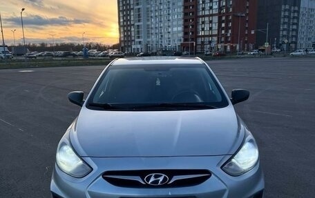 Hyundai Solaris II рестайлинг, 2012 год, 750 000 рублей, 13 фотография