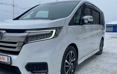 Honda Stepwgn IV, 2017 год, 2 050 000 рублей, 4 фотография