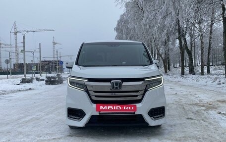 Honda Stepwgn IV, 2017 год, 2 050 000 рублей, 3 фотография