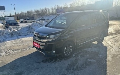 Toyota Noah III, 2018 год, 2 600 000 рублей, 1 фотография