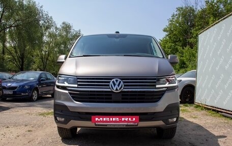 Volkswagen Multivan T6 рестайлинг, 2020 год, 5 647 000 рублей, 2 фотография