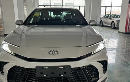 Toyota Camry, 2024 год, 5 750 000 рублей, 2 фотография