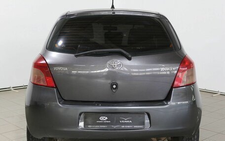 Toyota Yaris III рестайлинг, 2007 год, 480 000 рублей, 6 фотография