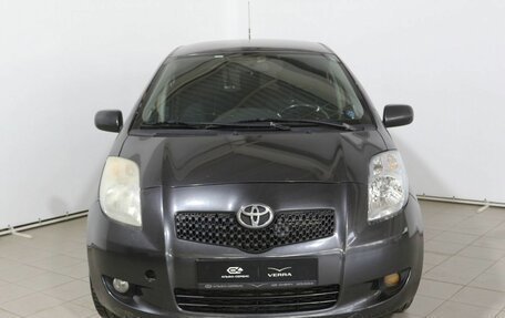 Toyota Yaris III рестайлинг, 2007 год, 480 000 рублей, 2 фотография