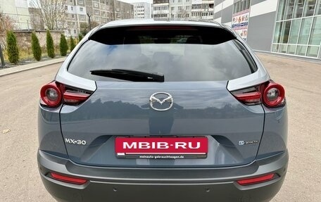 Mazda MX-30, 2020 год, 2 500 000 рублей, 32 фотография