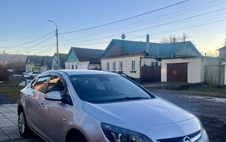 Opel Astra J, 2013 год, 800 000 рублей, 1 фотография