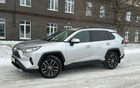 Toyota RAV4, 2019 год, 2 430 000 рублей, 1 фотография