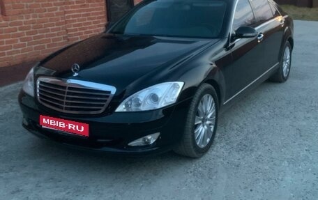 Mercedes-Benz S-Класс, 2005 год, 1 200 000 рублей, 1 фотография