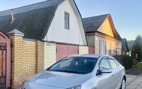 Opel Astra J, 2013 год, 800 000 рублей, 2 фотография