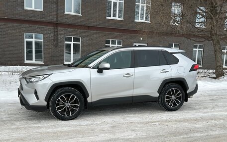 Toyota RAV4, 2019 год, 2 430 000 рублей, 11 фотография