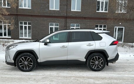 Toyota RAV4, 2019 год, 2 430 000 рублей, 13 фотография