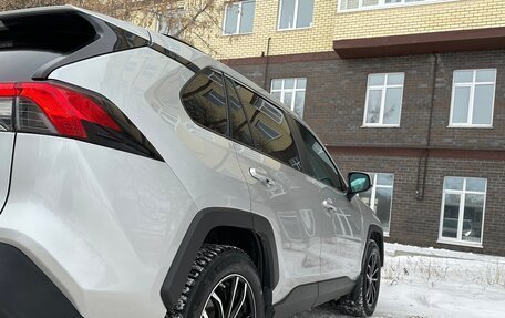 Toyota RAV4, 2019 год, 2 430 000 рублей, 15 фотография