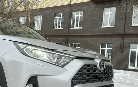 Toyota RAV4, 2019 год, 2 430 000 рублей, 19 фотография