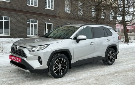 Toyota RAV4, 2019 год, 2 430 000 рублей, 7 фотография