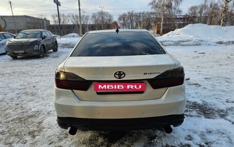 Toyota Camry, 2017 год, 1 760 000 рублей, 4 фотография