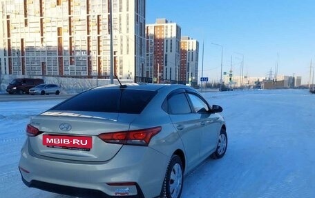 Hyundai Solaris II рестайлинг, 2018 год, 888 000 рублей, 2 фотография