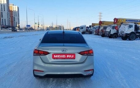 Hyundai Solaris II рестайлинг, 2018 год, 888 000 рублей, 4 фотография