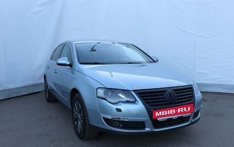 Volkswagen Passat B6, 2006 год, 599 000 рублей, 3 фотография