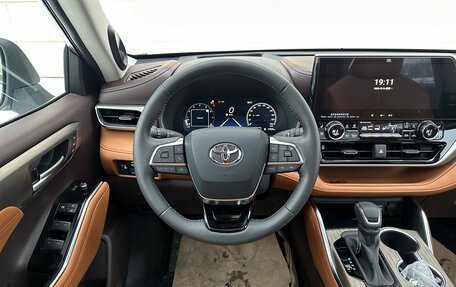 Toyota Highlander, 2024 год, 6 550 000 рублей, 27 фотография