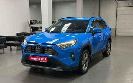 Toyota RAV4, 2019 год, 3 735 000 рублей, 1 фотография