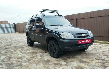 Chevrolet Niva I рестайлинг, 2010 год, 540 000 рублей, 3 фотография