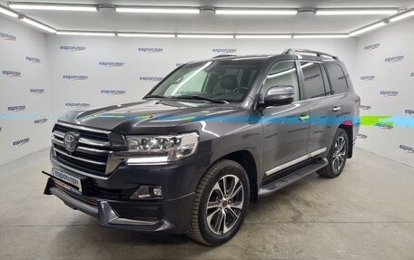 Toyota Land Cruiser 200, 2019 год, 6 850 000 рублей, 1 фотография