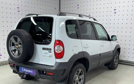 Chevrolet Niva I рестайлинг, 2017 год, 790 000 рублей, 2 фотография