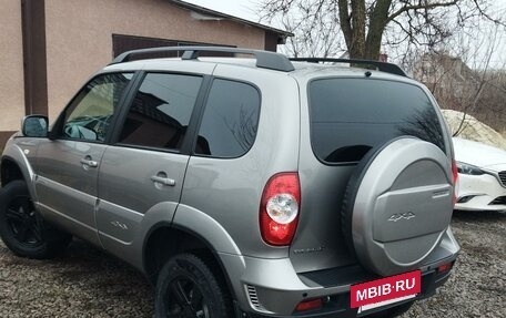 Chevrolet Niva I рестайлинг, 2018 год, 930 000 рублей, 3 фотография