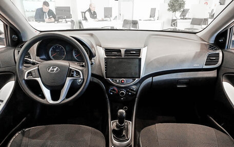 Hyundai Solaris II рестайлинг, 2012 год, 750 000 рублей, 14 фотография